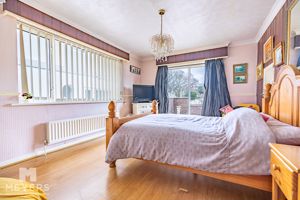 Bedroom- click for photo gallery